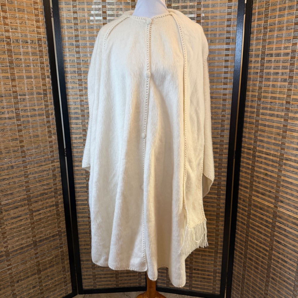 Alpaca Camargo Cape Women OS Cream White Wool Blend Scarf Fringe Peru Boho